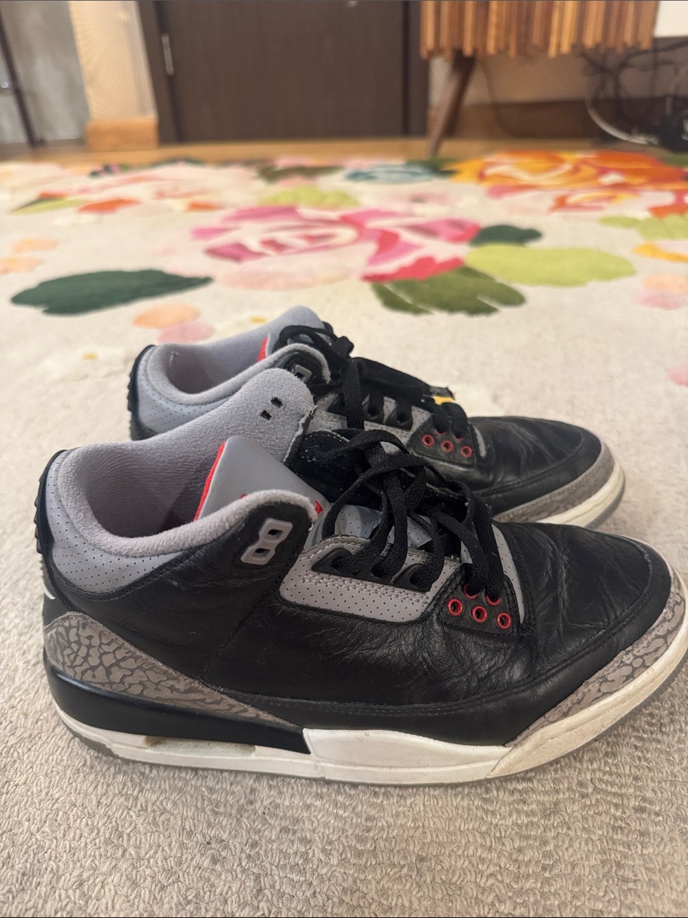 Nike Black/Gray Retro Elephant Accent Low-Top Sneakers